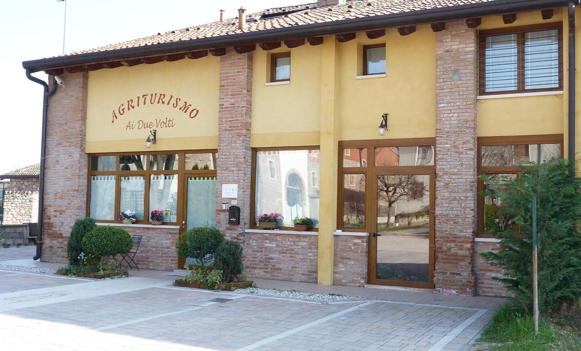 Agriturismo Ai Due Volti Dossobuono Ngoại thất bức ảnh